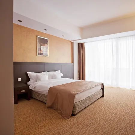 מלון Clermont 4*